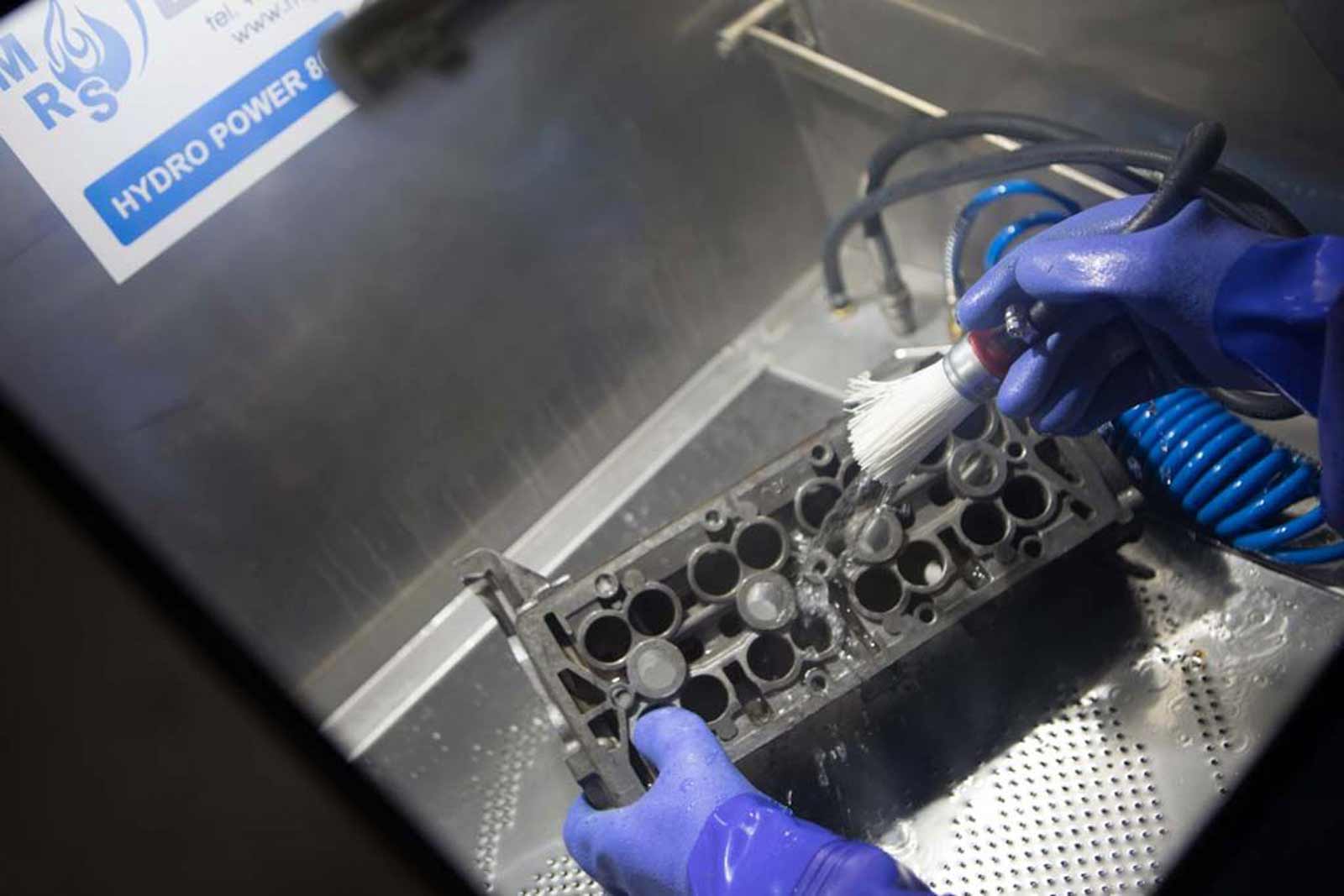 Jak obniżyć koszty utylizacji odpadów w warsztacie dzięki myjkom ekologicznym?